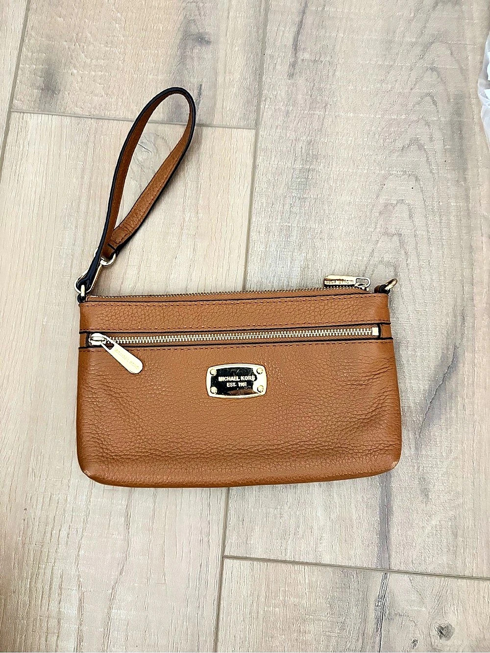 MICHAEL KORS Jet Set Flat Wristlet Brown